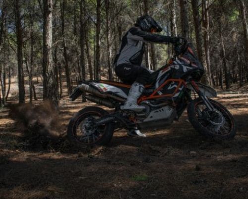 How to Brake Properly on a Motorcycle