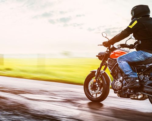 Cómo mantener una postura correcta en la moto