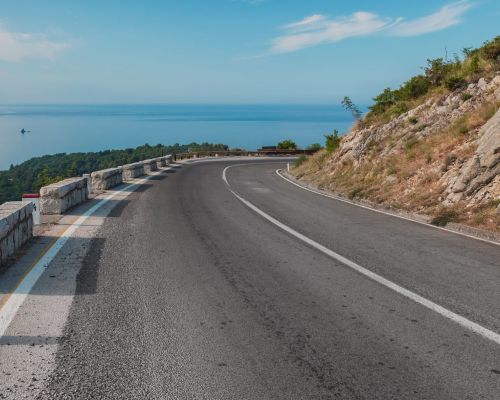 Rutas en moto para viajar por España este verano