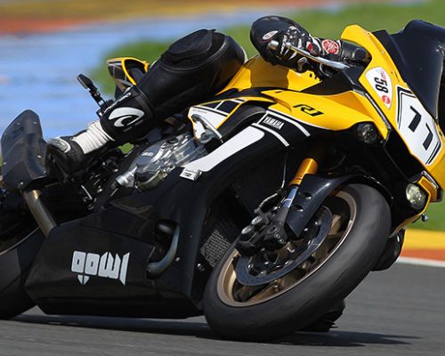 ¿Cómo mejorar el frenado de una moto?