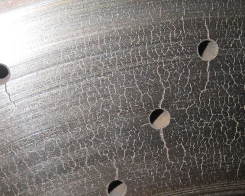 Microfisuras en el disco de freno: ¿por qué se producen?